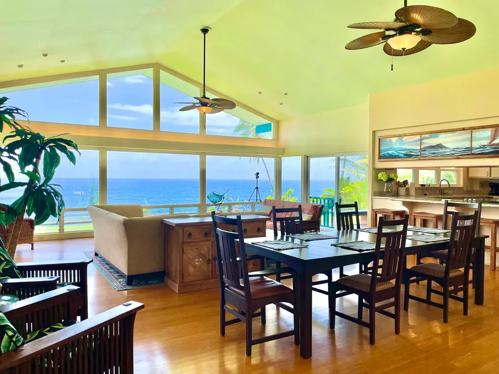 Cliffs House - Living & Dining